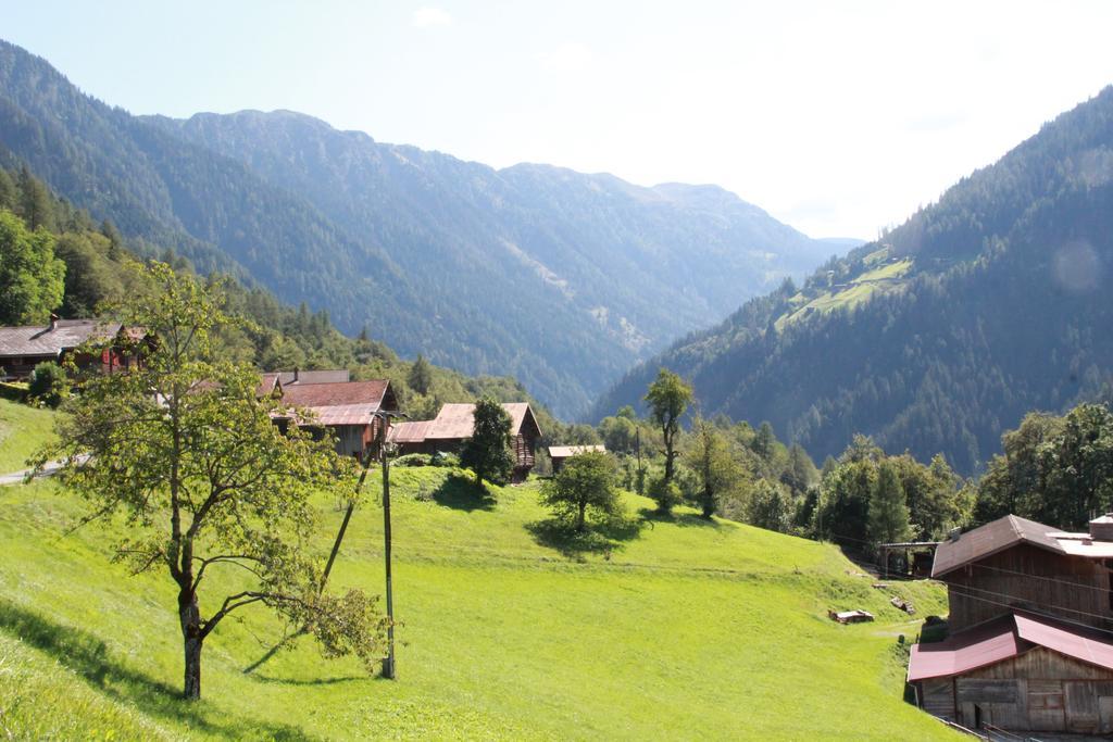 Gasthaus Roessli Versam Zewnętrze zdjęcie